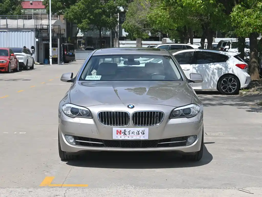 BMW 5 Series — миниатюра 2