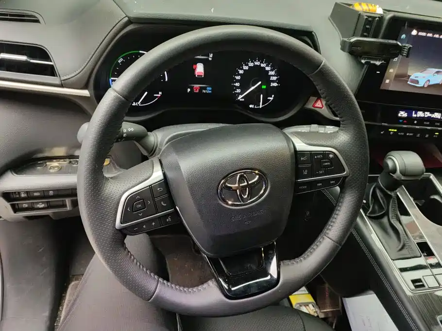 Toyota Sienna — миниатюра 15