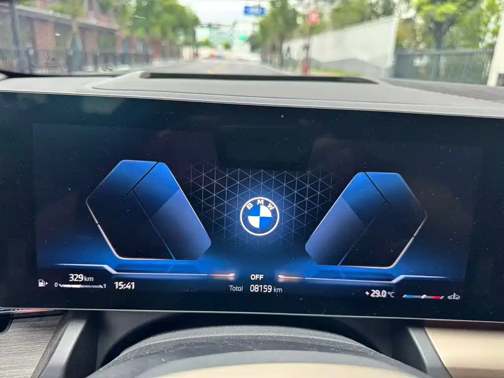 BMW 5 Series — миниатюра 12