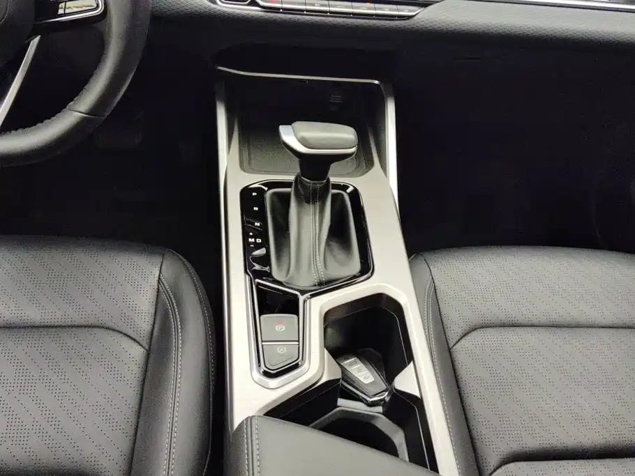 Geely Emgrand — миниатюра 16