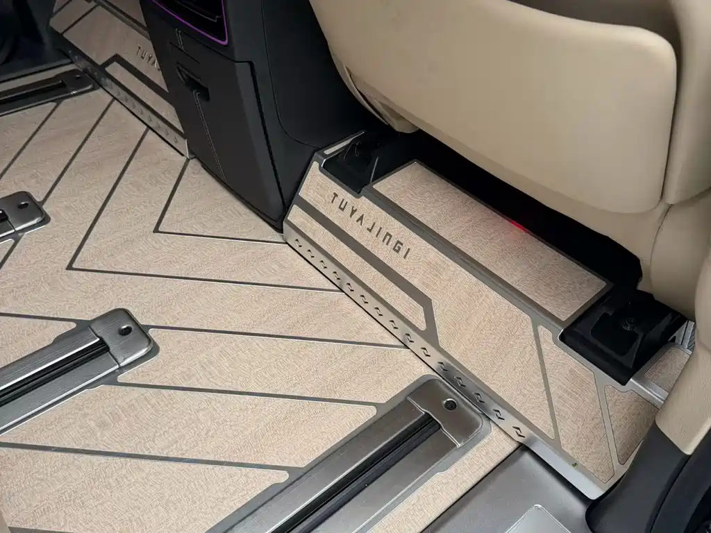 Toyota Alphard — миниатюра 6