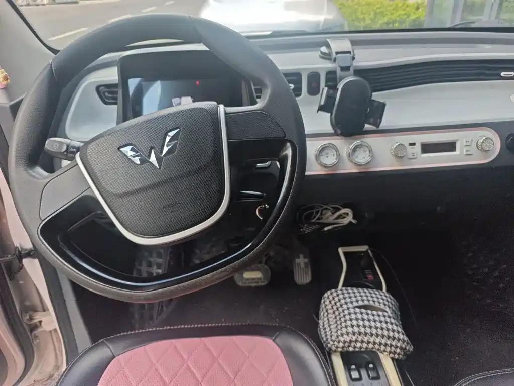 Wuling MINIEV — миниатюра 5