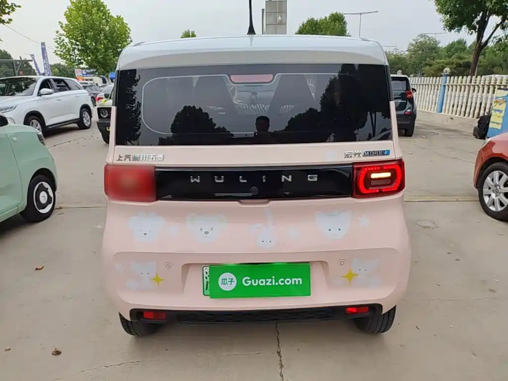Wuling MINIEV — миниатюра 6