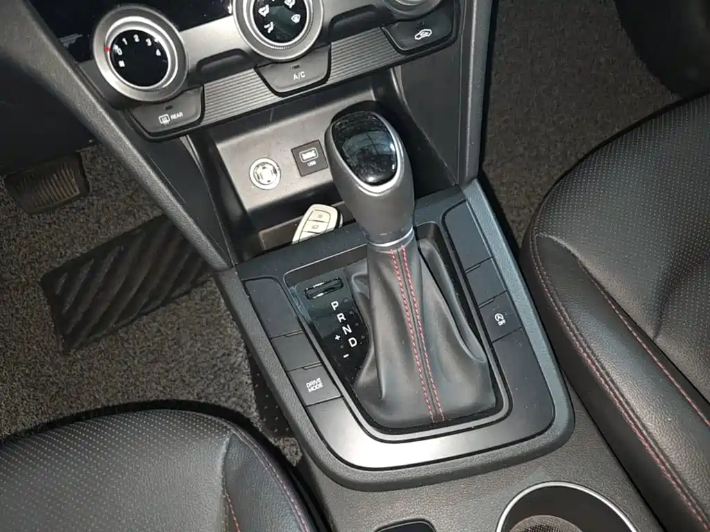 Hyundai Elantra — миниатюра 14