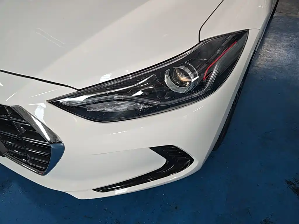 Hyundai Elantra — миниатюра 24