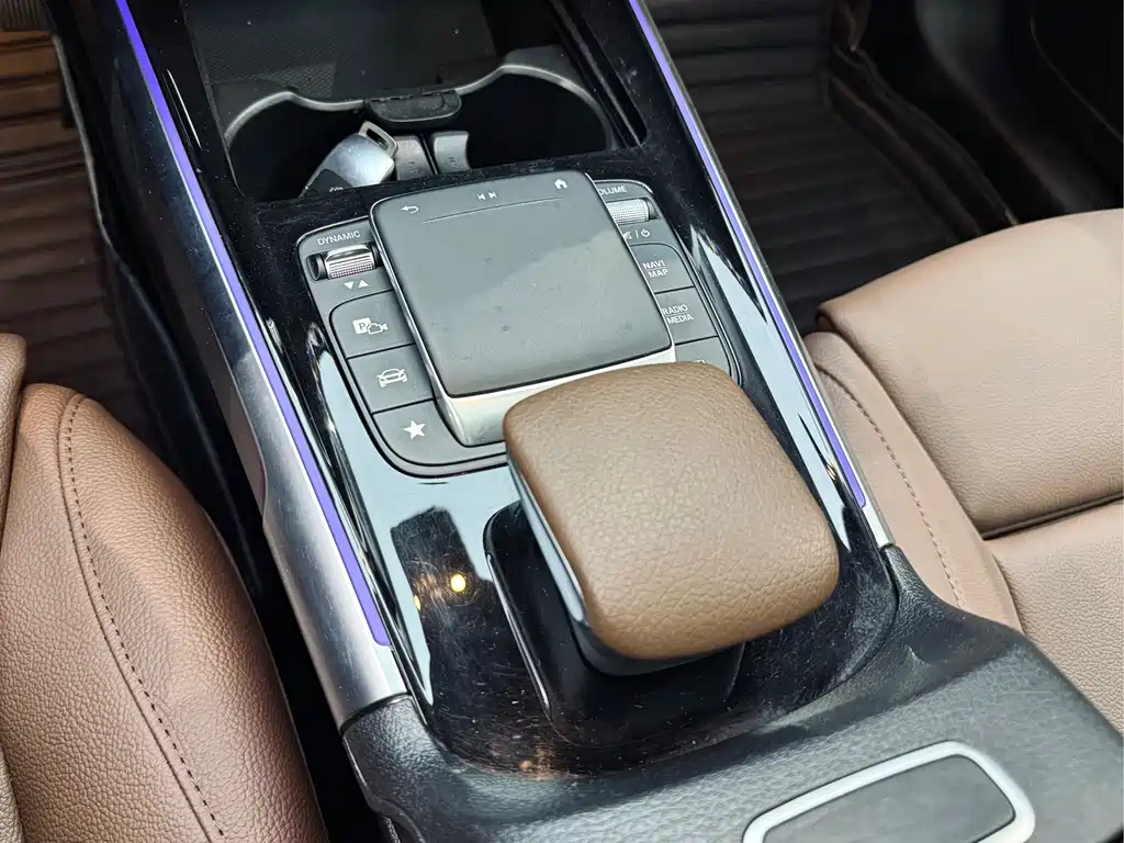 Mercedes-Benz GLB — миниатюра 17