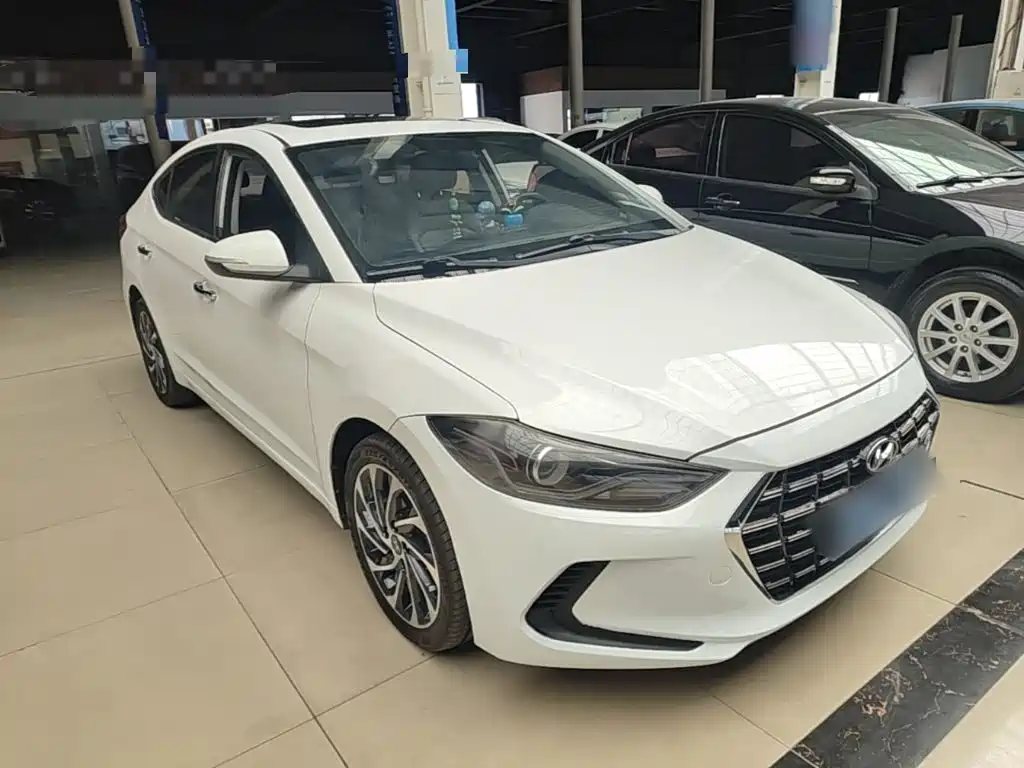 Hyundai Elantra — миниатюра 4