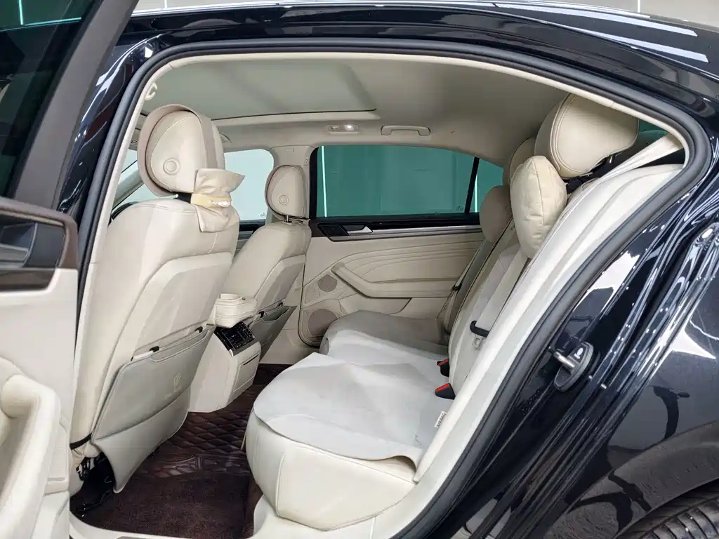 Volkswagen Phideon — миниатюра 8