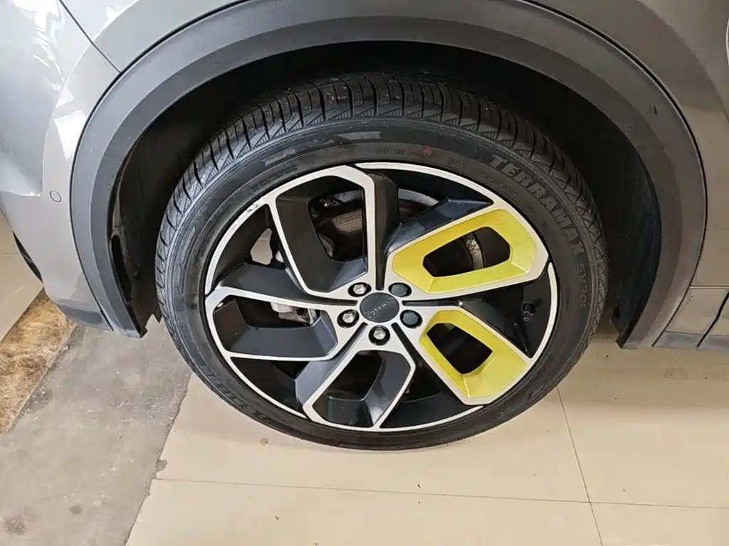 Lynk & Co 05 — миниатюра 23