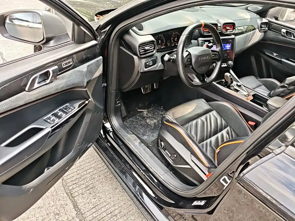Lynk & Co 02 Hatchback — миниатюра 16