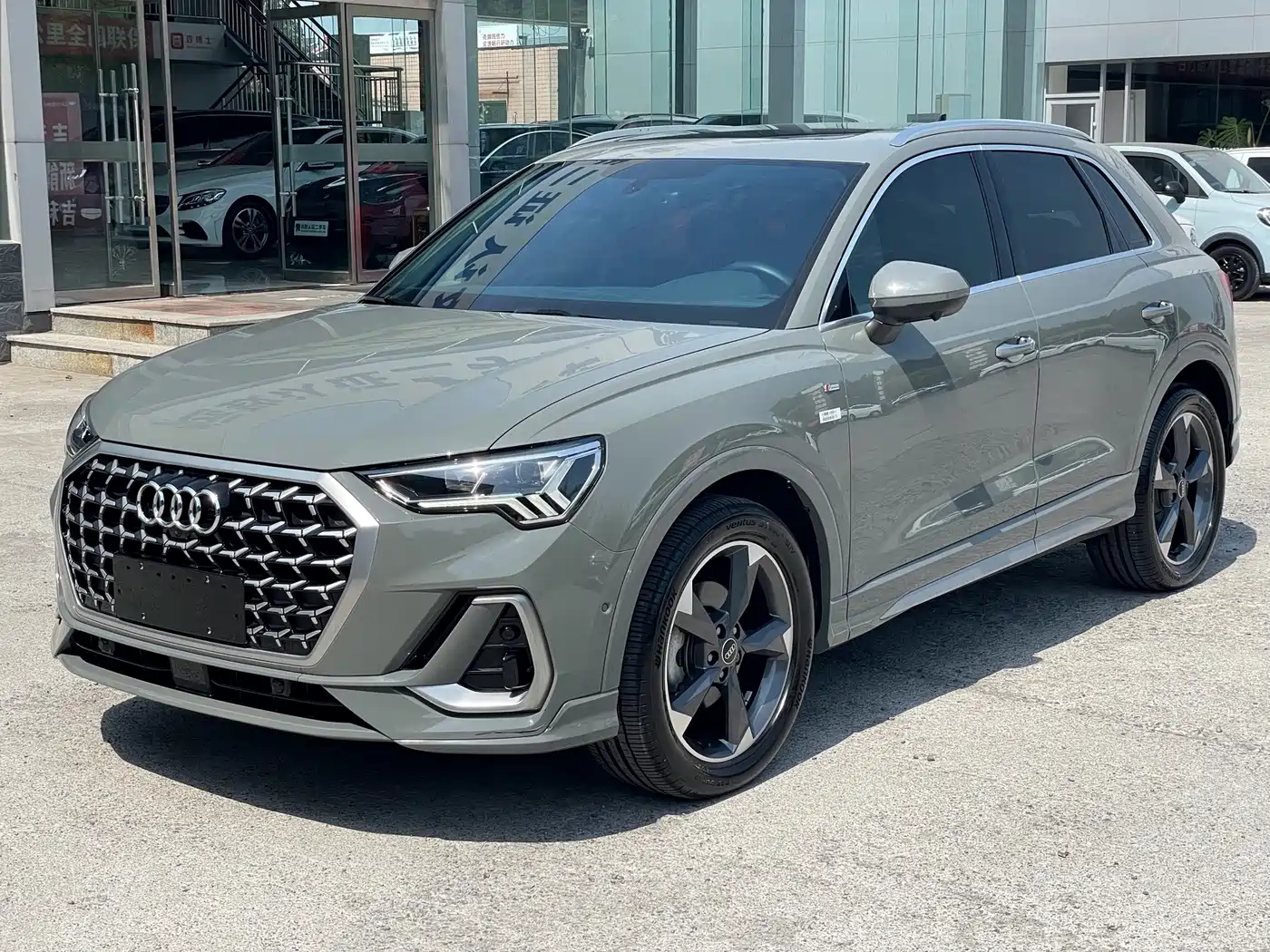 奥迪Q3 2024款 35 TFSI 时尚动感型 2024