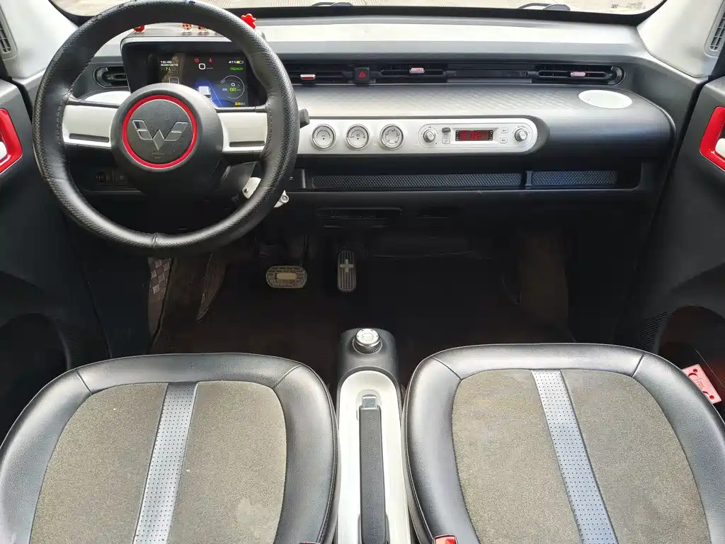 Wuling MINIEV — миниатюра 8