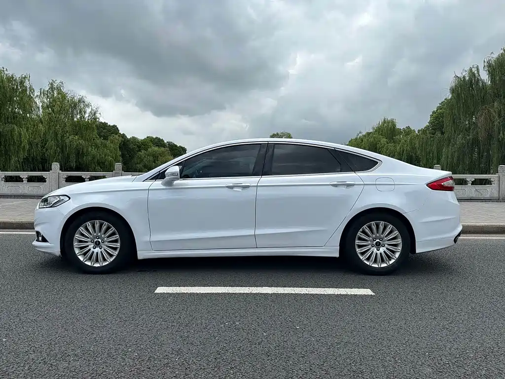 Ford Mondeo — миниатюра 4