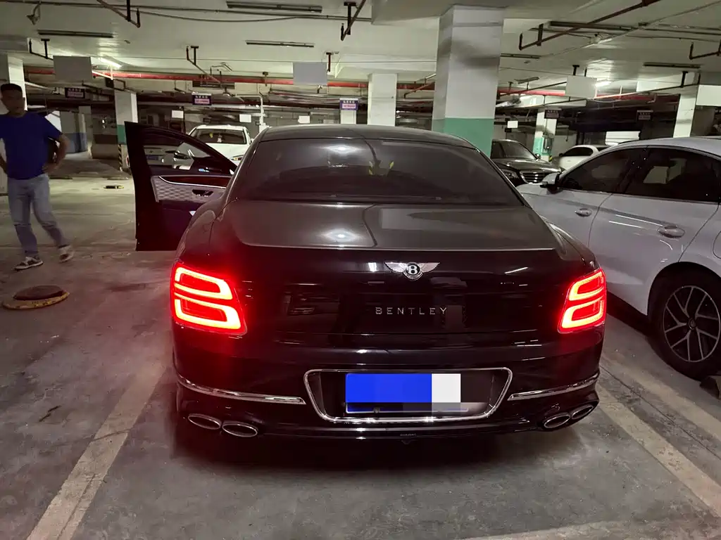Bentley Flying Spur — миниатюра 4