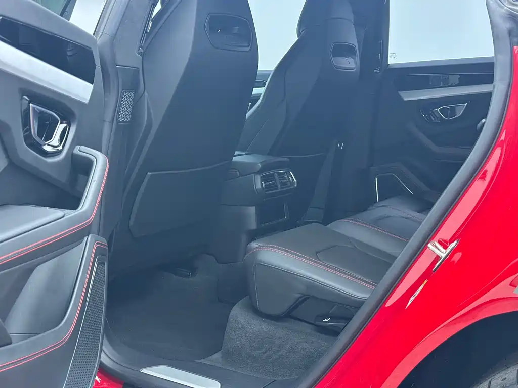 Lamborghini Urus — миниатюра 8
