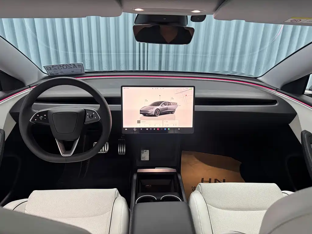 Tesla Model 3 — миниатюра 5