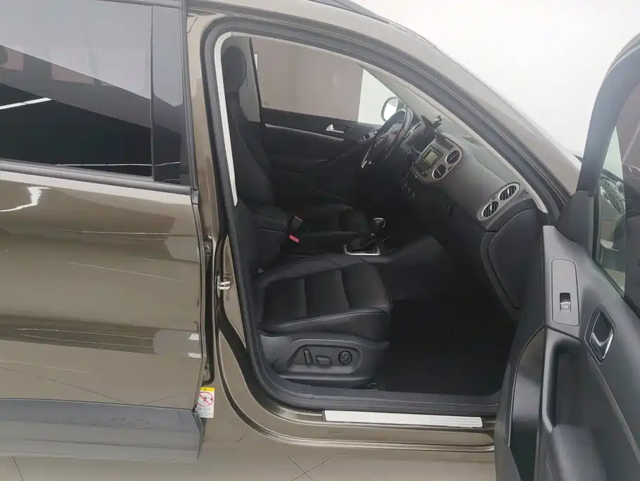 Volkswagen Tiguan — миниатюра 8