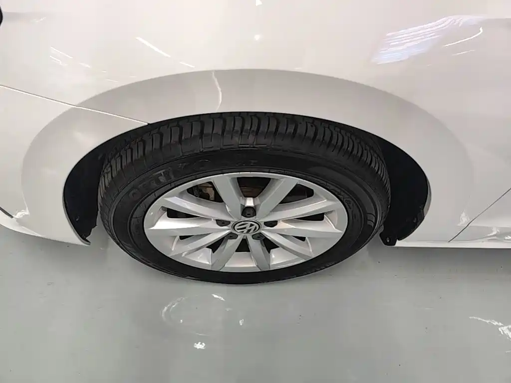 Volkswagen Golf Sportsvan — миниатюра 23