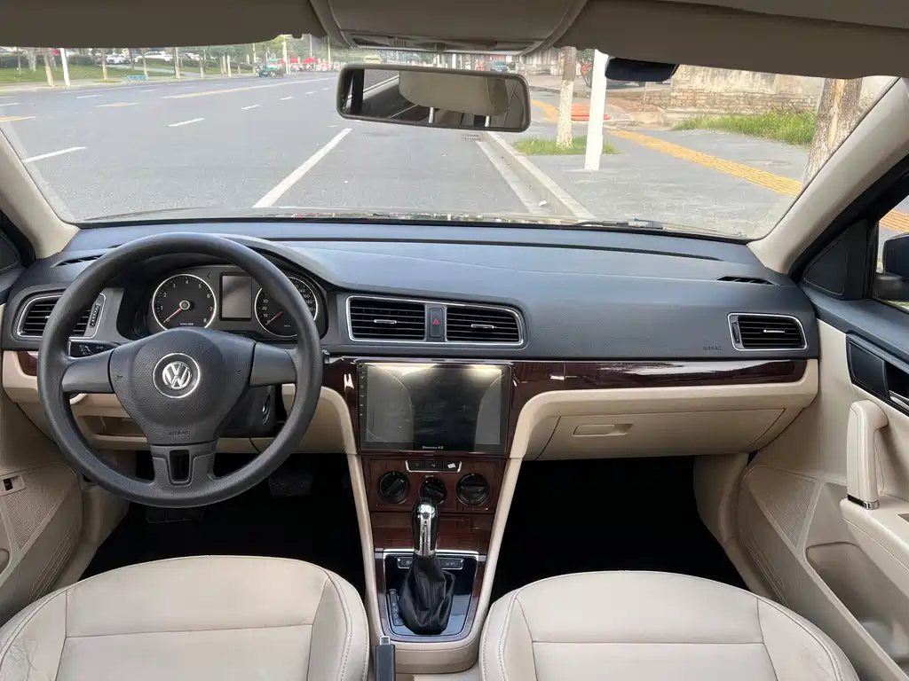 Volkswagen Lavida — миниатюра 4