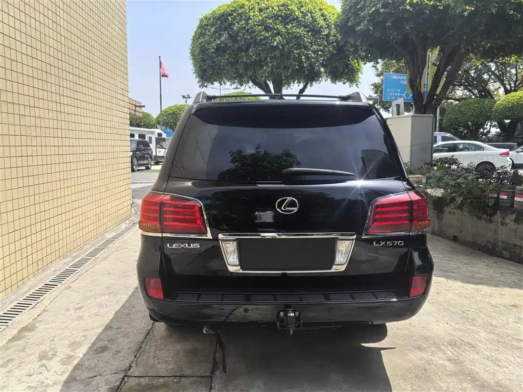 Lexus LX 2009 570