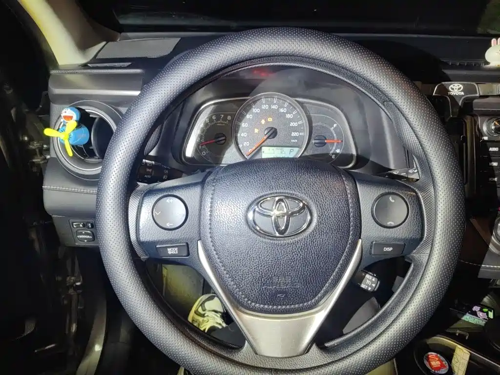 Toyota RAV4 — миниатюра 11