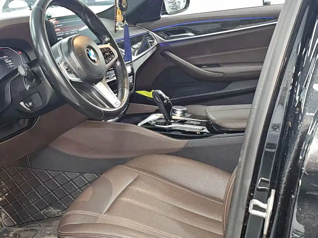 BMW 5 Series — миниатюра 15