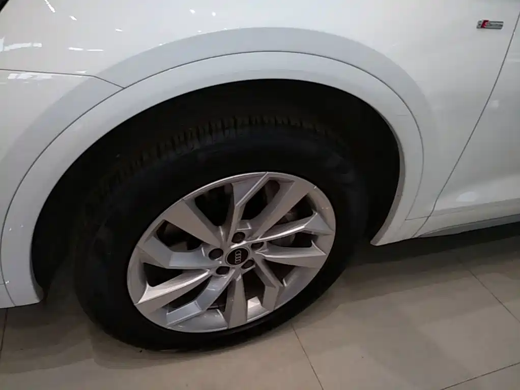 Audi Q5L — миниатюра 23