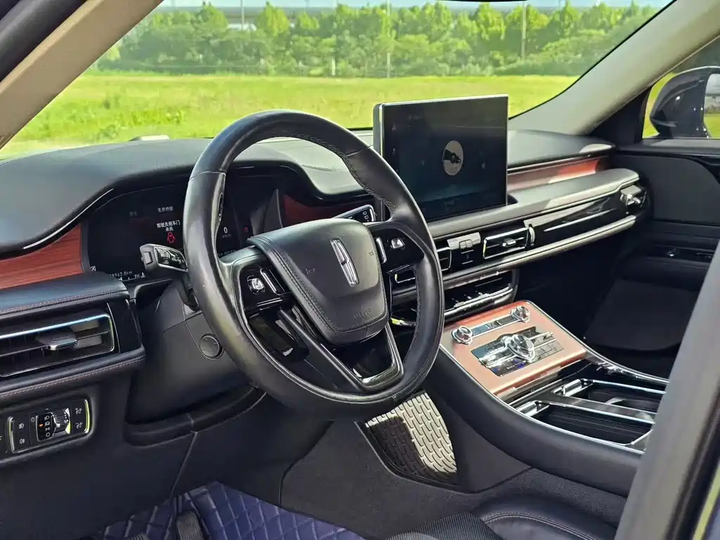 Lincoln Aviator — миниатюра 6