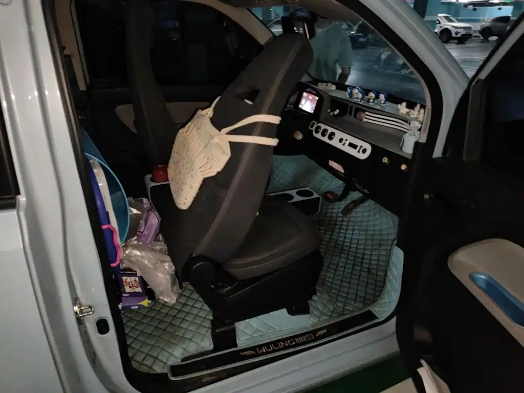 Wuling MINIEV — миниатюра 18