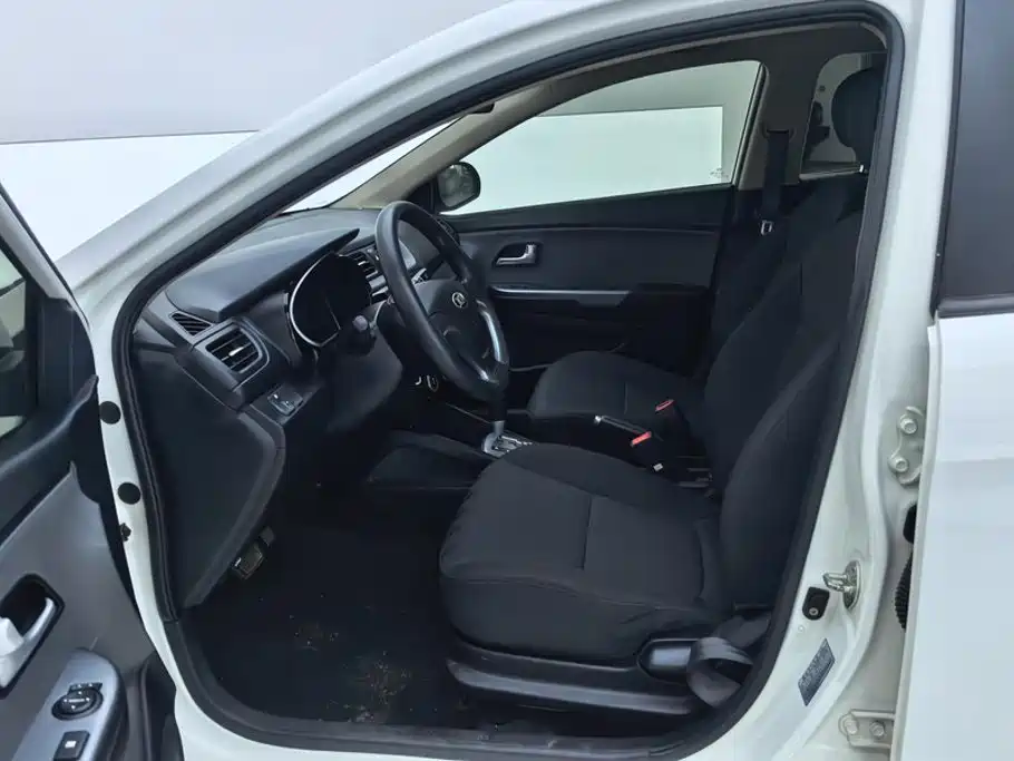 Kia K2 — миниатюра 9