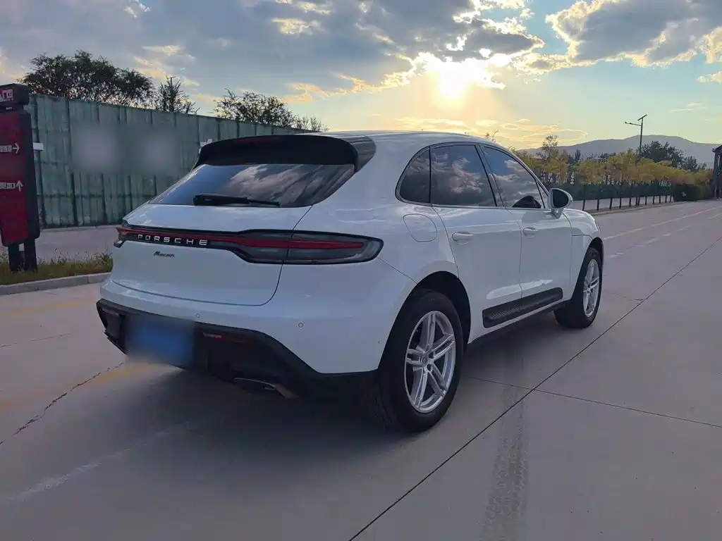 Porsche Macan — миниатюра 10