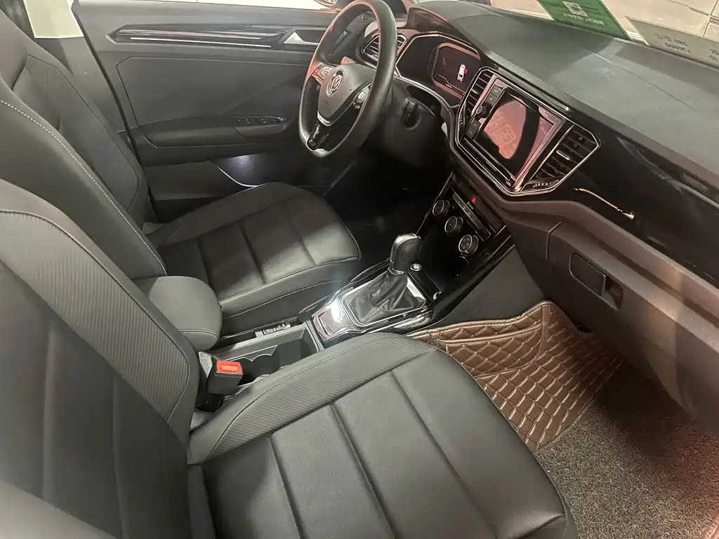 Volkswagen T-Roc — миниатюра 11