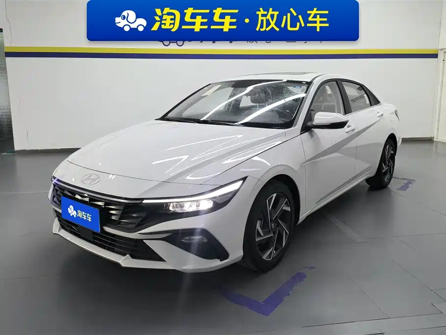 Hyundai Elantra 2025