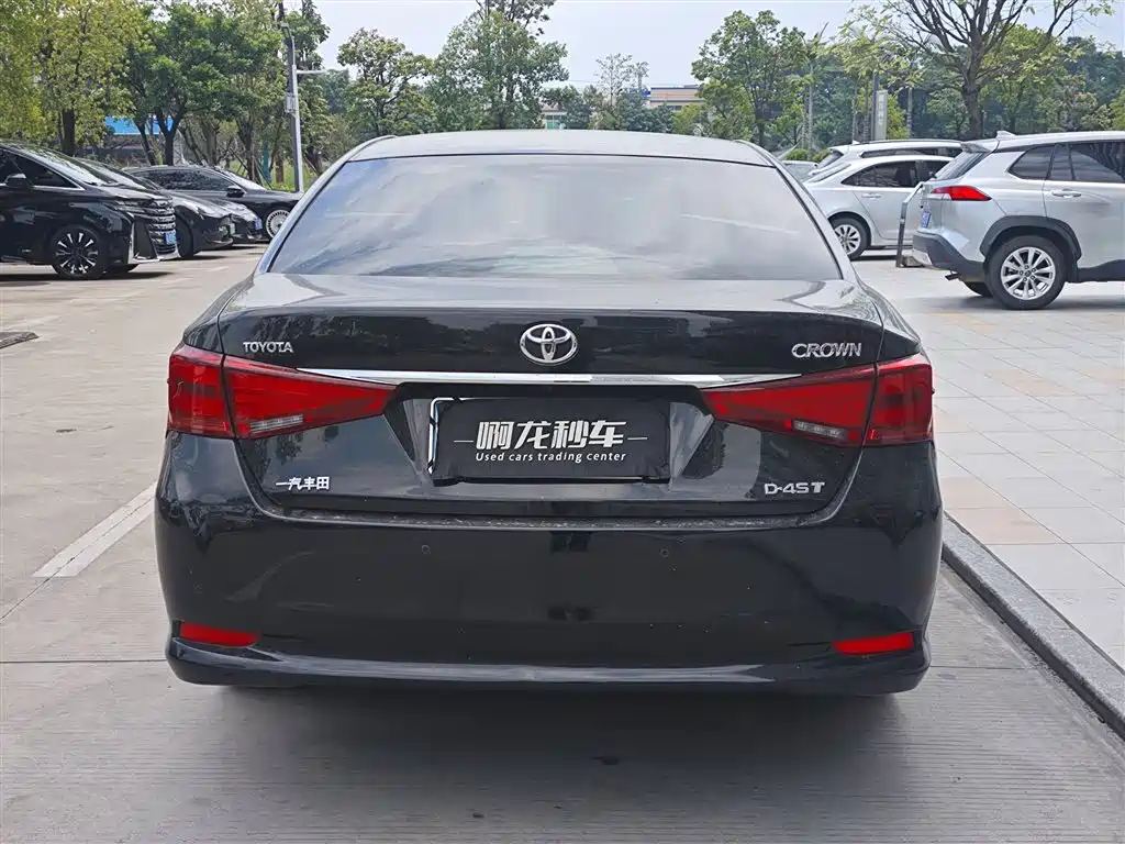 Toyota Crown — миниатюра 8