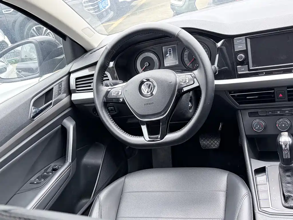 Volkswagen Lavida — миниатюра 7