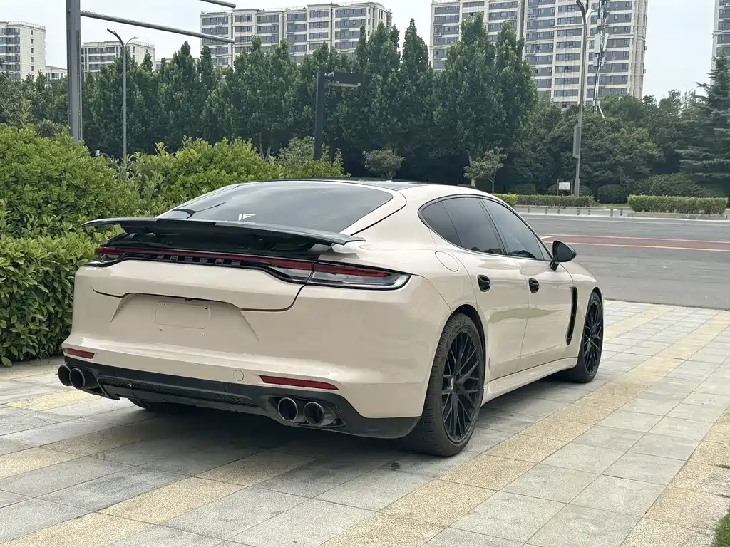Porsche Panamera 2013 Panamera 4 Platinum Edition 3.6L