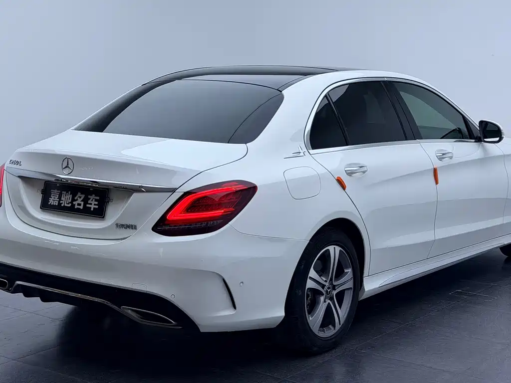 Mercedes-Benz C-Class — миниатюра 10