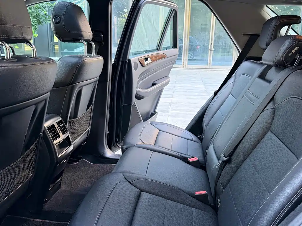 Mercedes-Benz M-Class — миниатюра 14