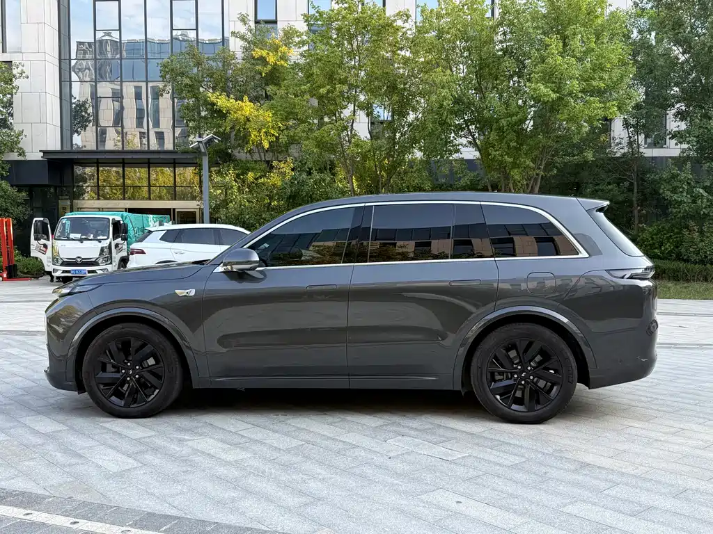 Li Auto Li L8 — миниатюра 3