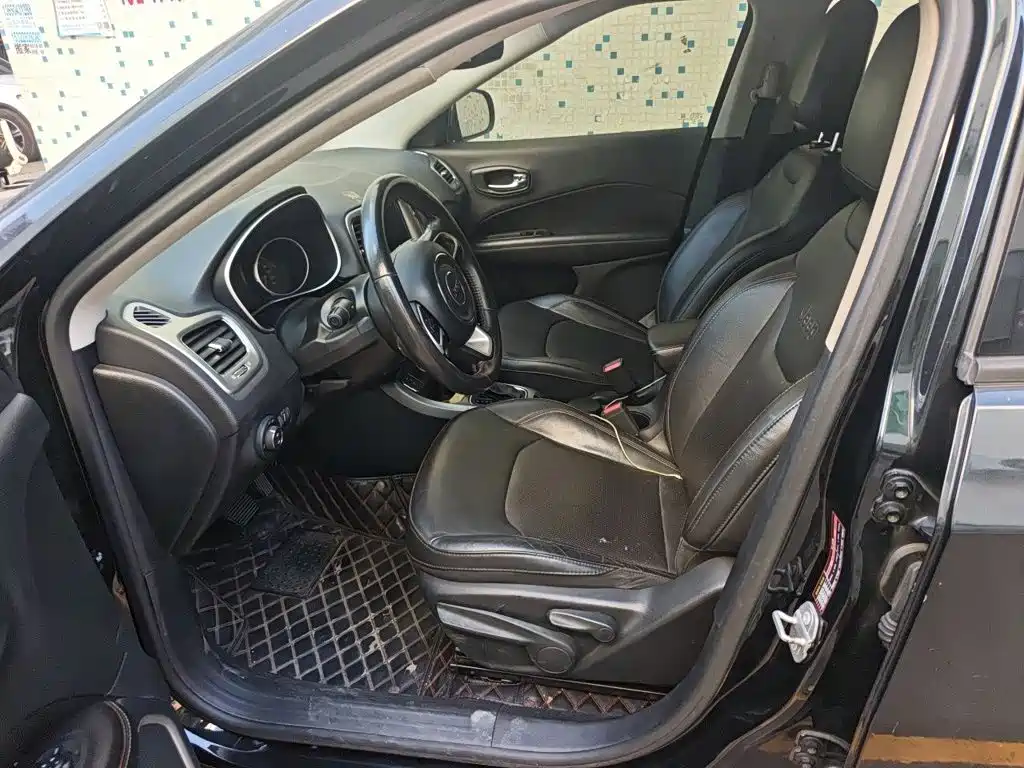 Jeep Compass — миниатюра 8