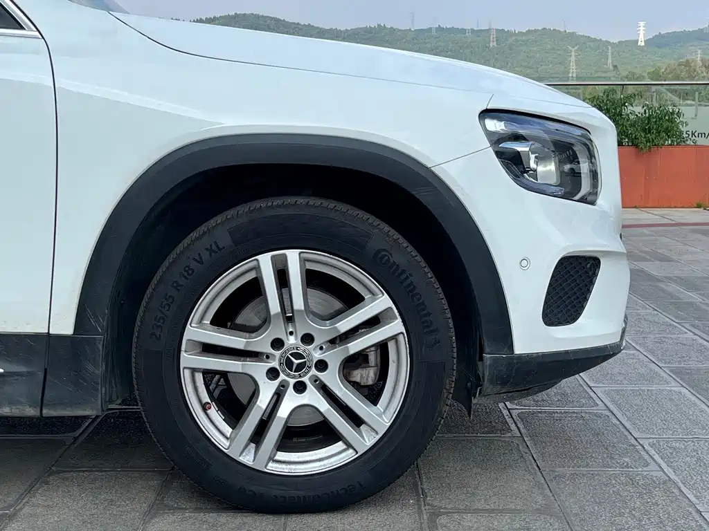 Mercedes-Benz GLB — миниатюра 23