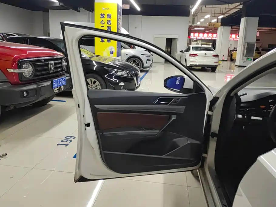 Volkswagen Lavida — миниатюра 7