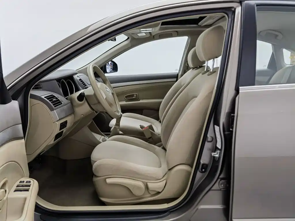 Nissan Sylphy — миниатюра 10