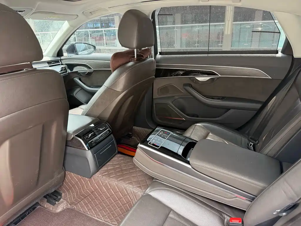 Audi A8 — миниатюра 10