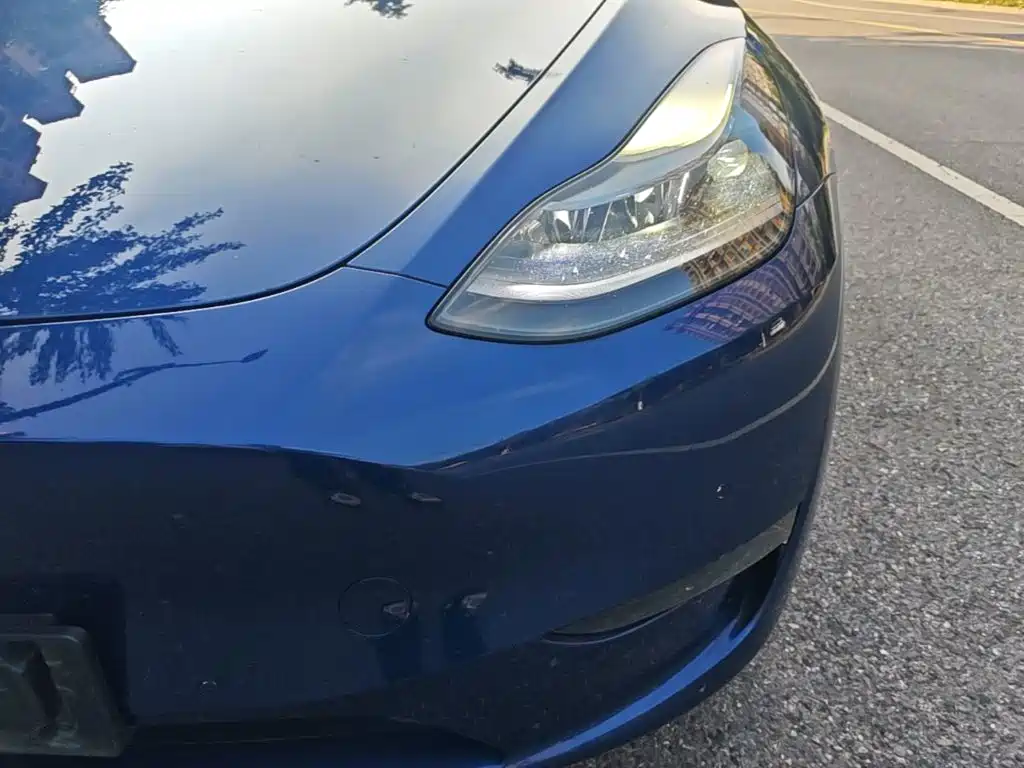 Tesla Model Y — миниатюра 24