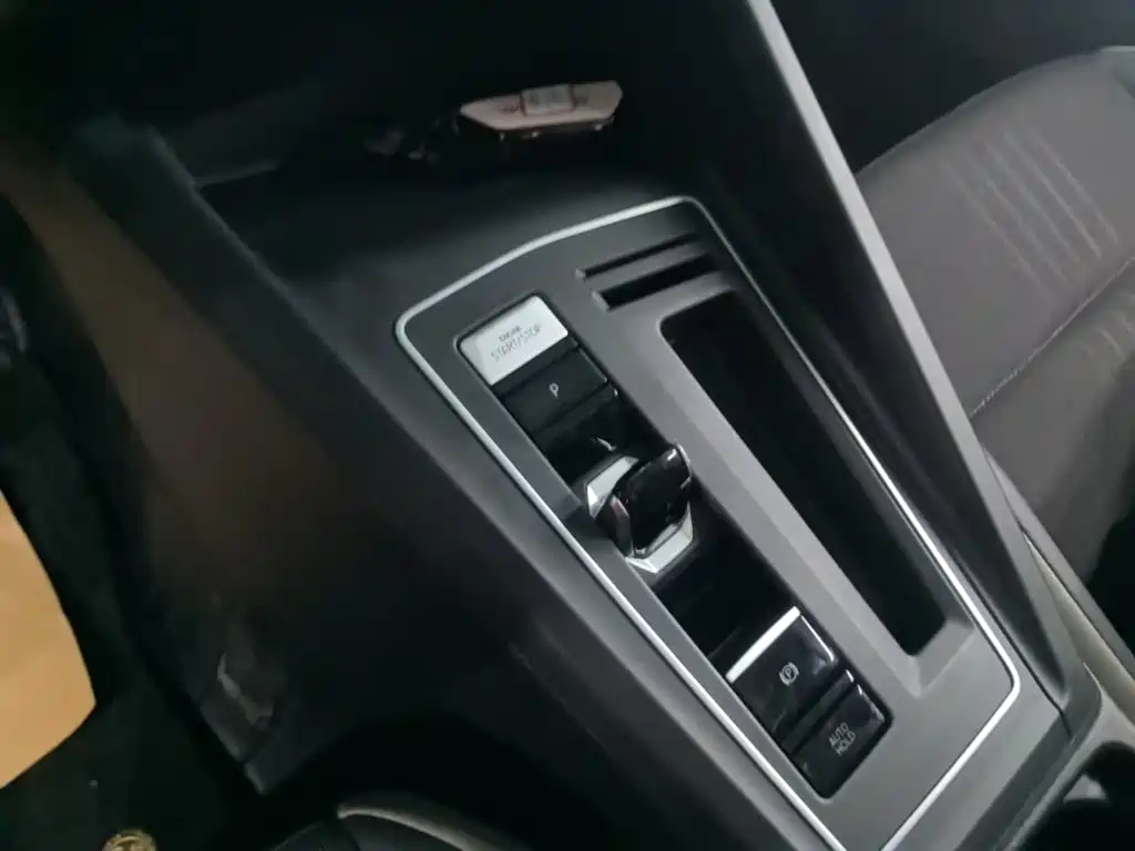 Volkswagen Golf — миниатюра 14