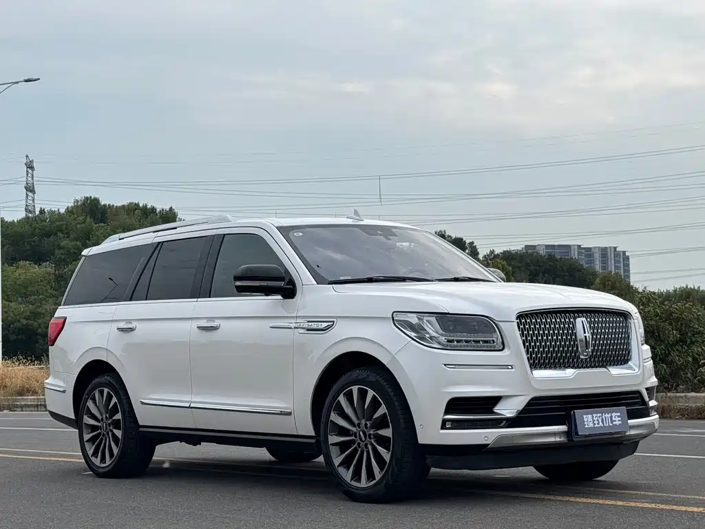 Lincoln Navigator — миниатюра 3