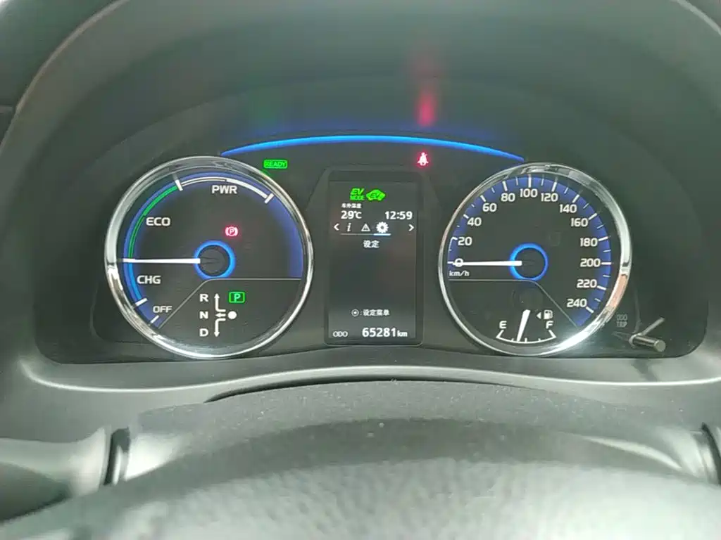 Toyota Corolla Hybrid — миниатюра 12