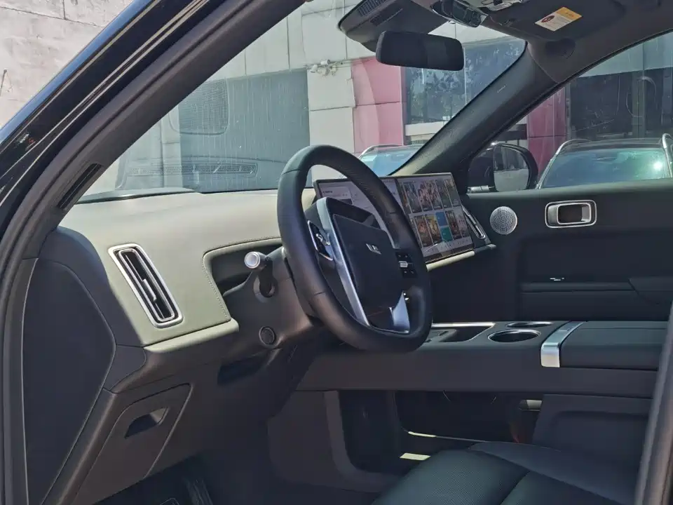 Li Auto L8 2025 Pro