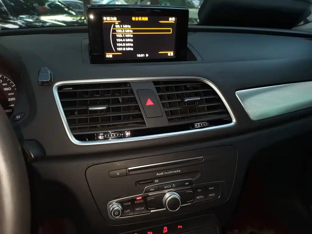 Audi Q3 — миниатюра 9